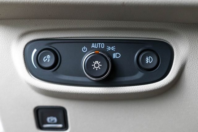 Used 2019 White GMC Denali image 25