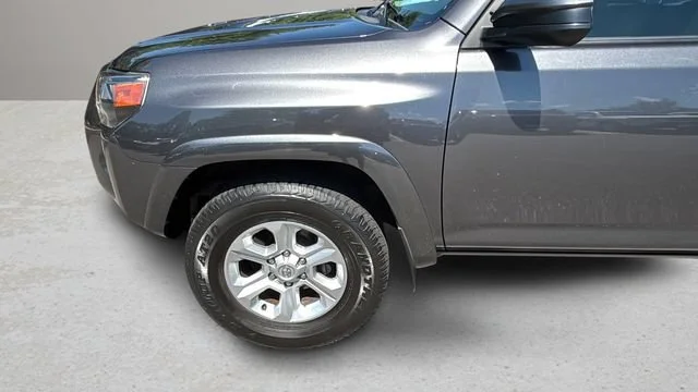 Used 2022 Gray Toyota SR5 image 33