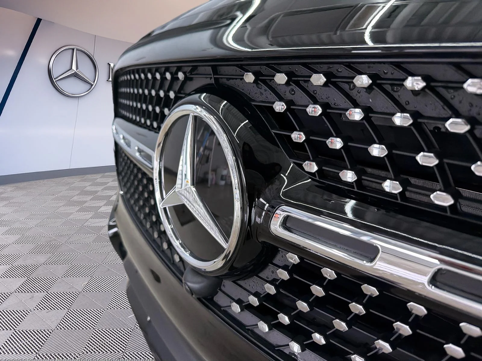 Used 2026 Black Mercedes-Benz GLB 250 4MATIC SUV image 12