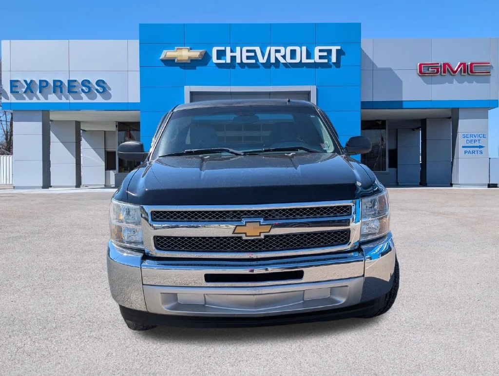 Used 2013 Black Chevrolet LS image 8