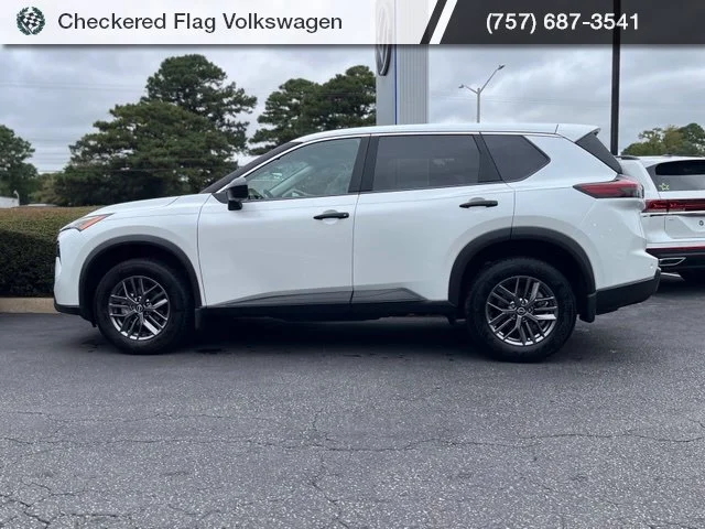 Used 2024 Everest White Pearl Nissan S image 4