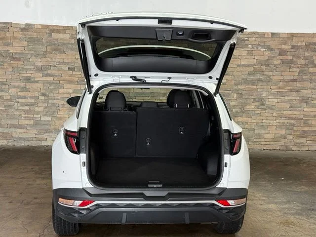 Used 2023 White Pearl Hyundai SEL image 7