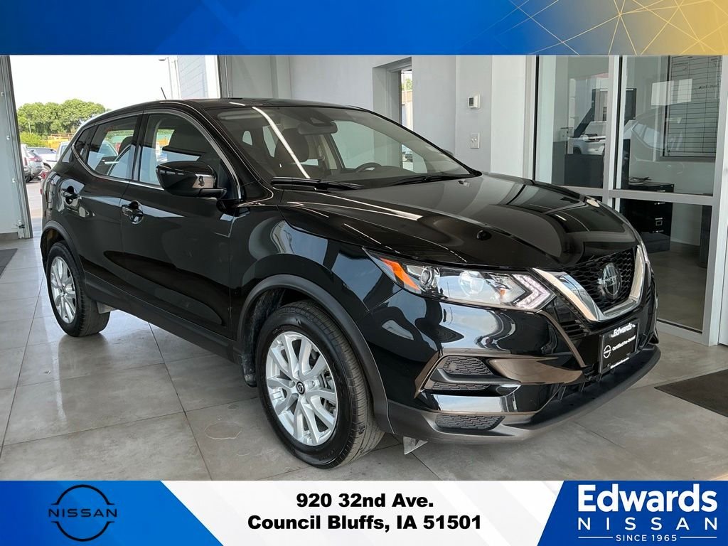 Used 2021 Black Nissan S image 2