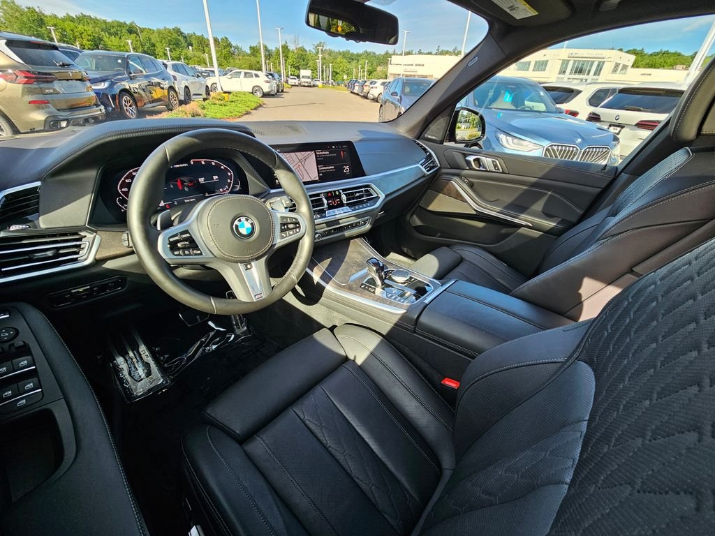 Used 2022 Dravit Grey Metallic BMW M50i image 27