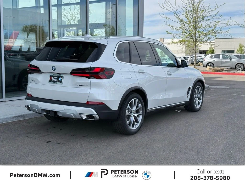 New 2026 White BMW xDrive50e image 5