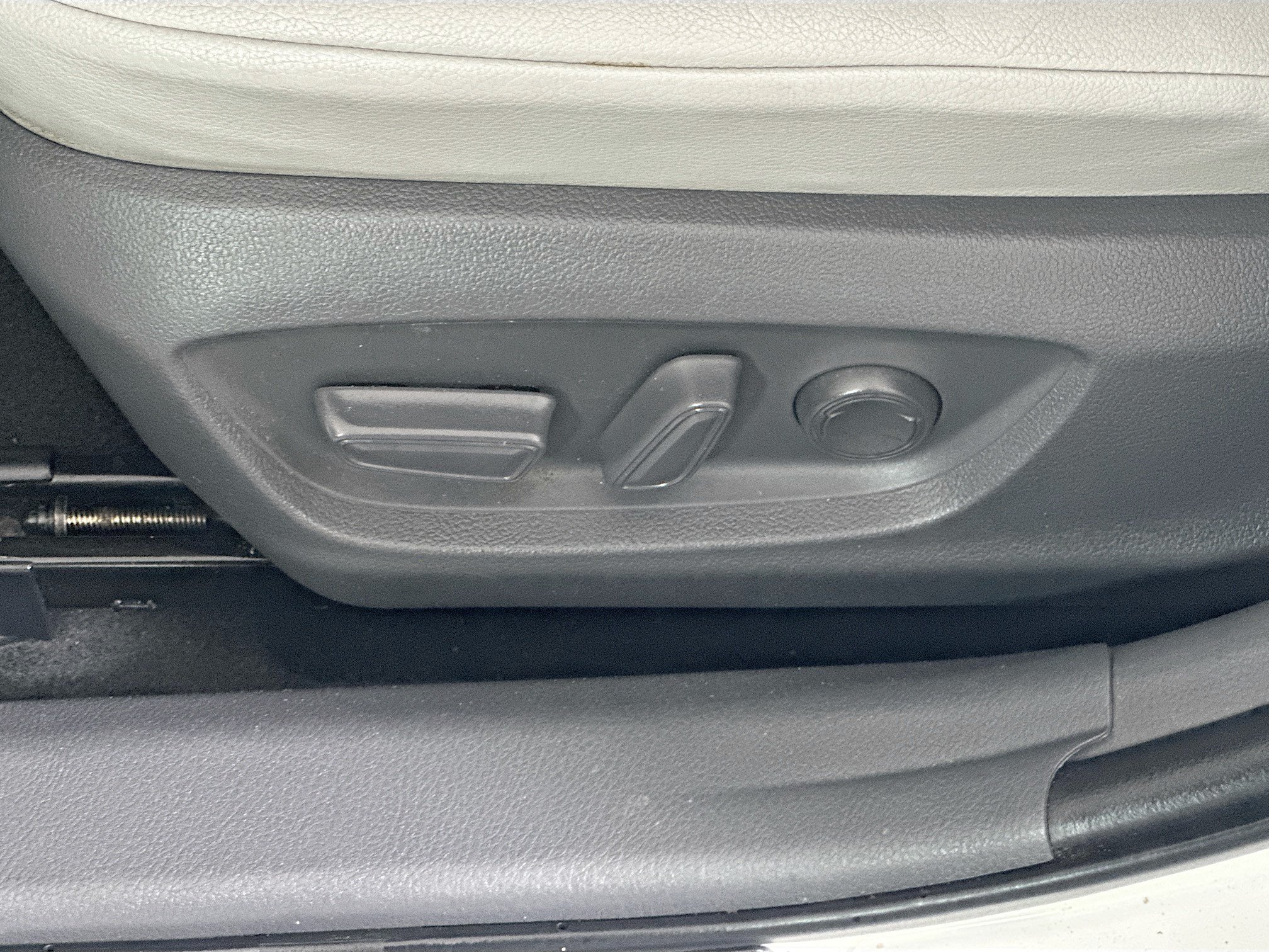 Used 2020 Super White Toyota SE image 13