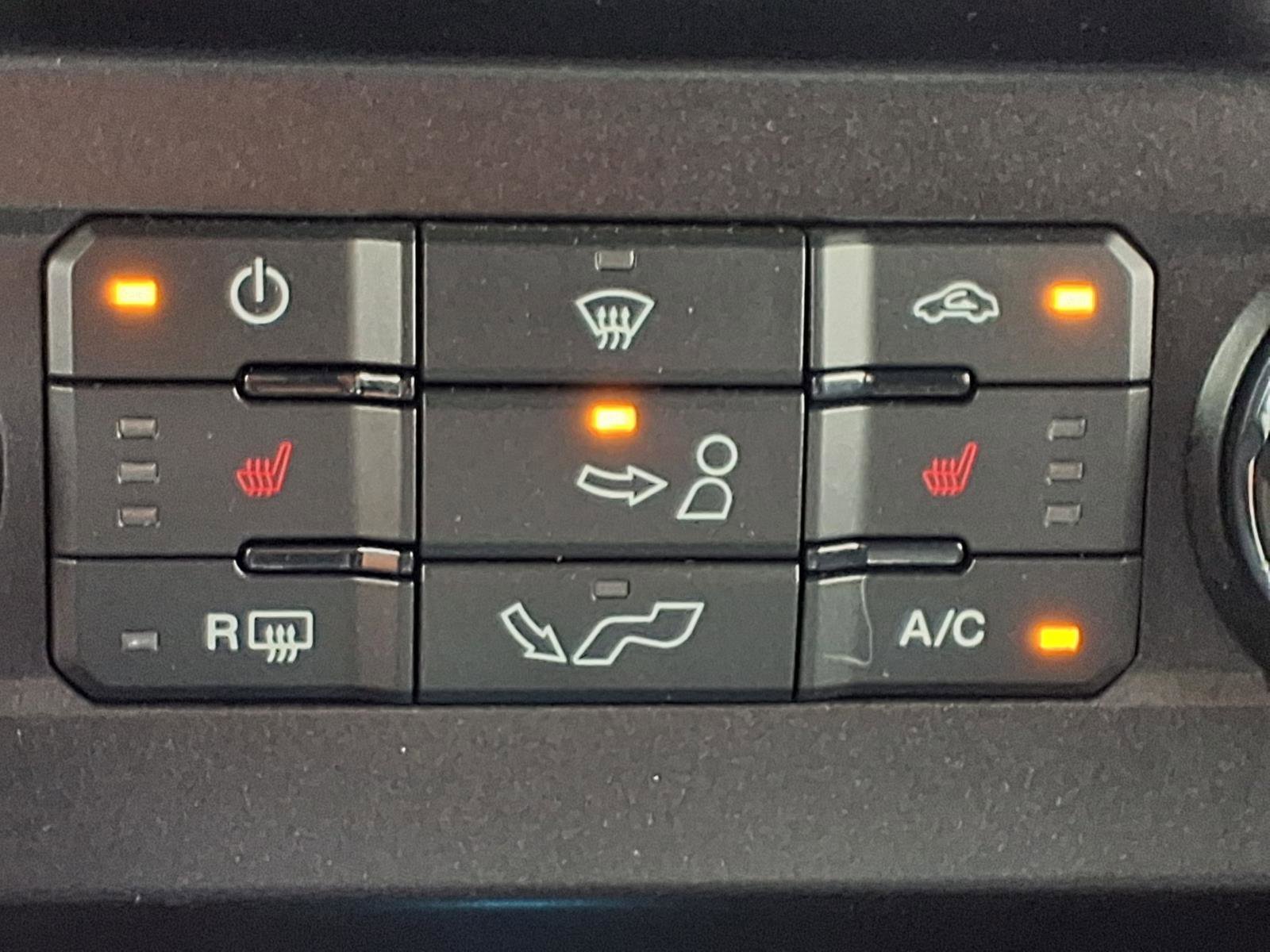Certified Used 2020 Oxford White Ford XLT image 2