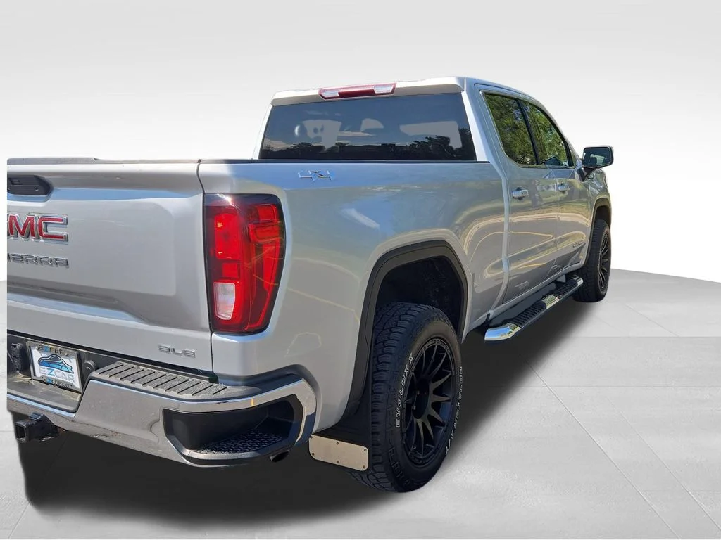 Used 2021 Gray GMC SLE image 11