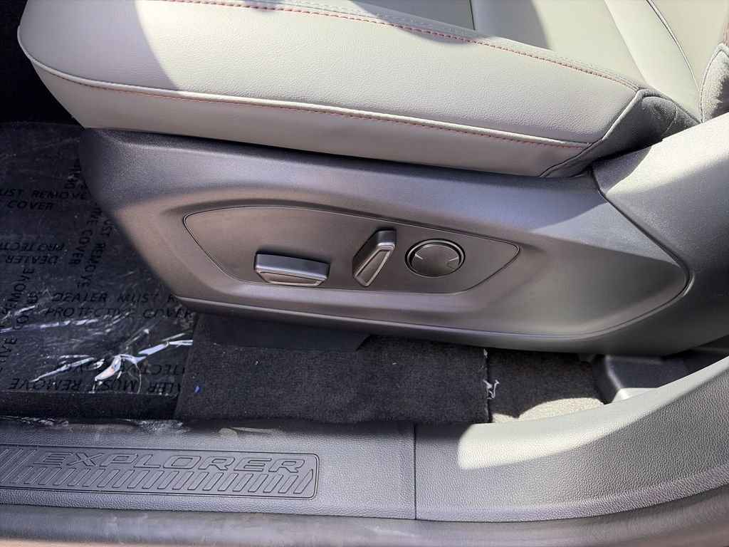 New 2027 Agate Black Metallic Ford Active image 13