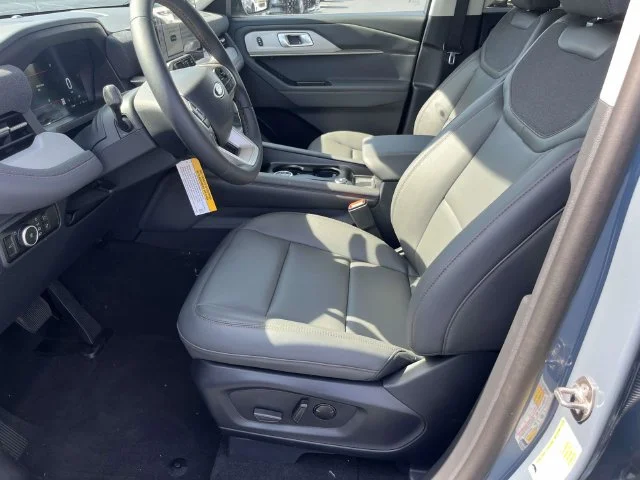 New 2026 Vapor Blue Metallic Ford Active image 14