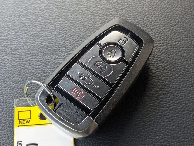 New 2026 Carbonized Gray Metallic Ford Tremor® image 28