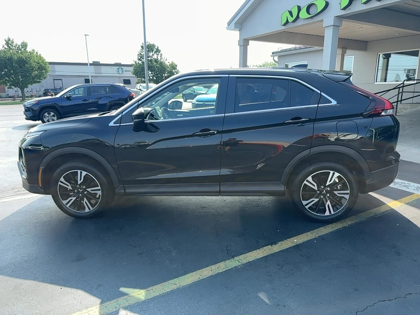 Used 2025 Gray Mitsubishi SE image 3