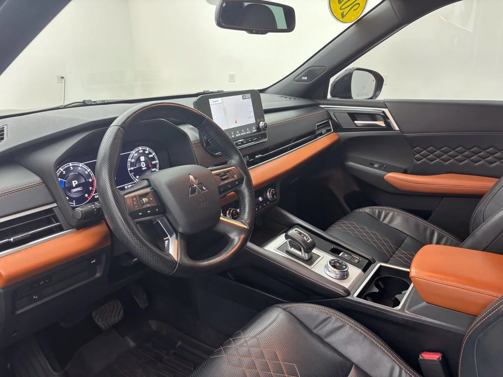 Used 2022 Black Mitsubishi SEL image 19