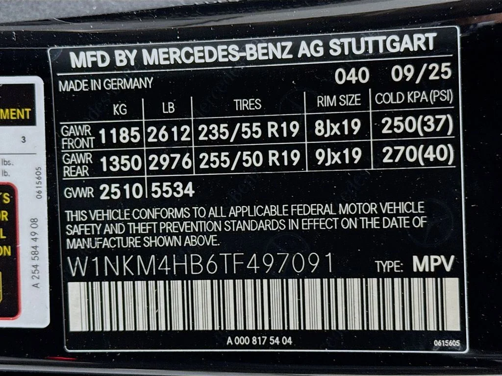 New 2026 Black Mercedes-Benz GLC 300 image 33
