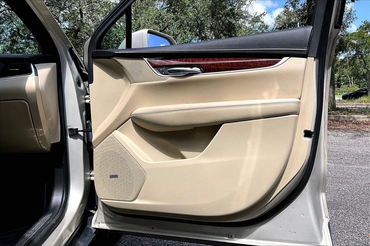Used 2017 Silver Cadillac Luxury image 28