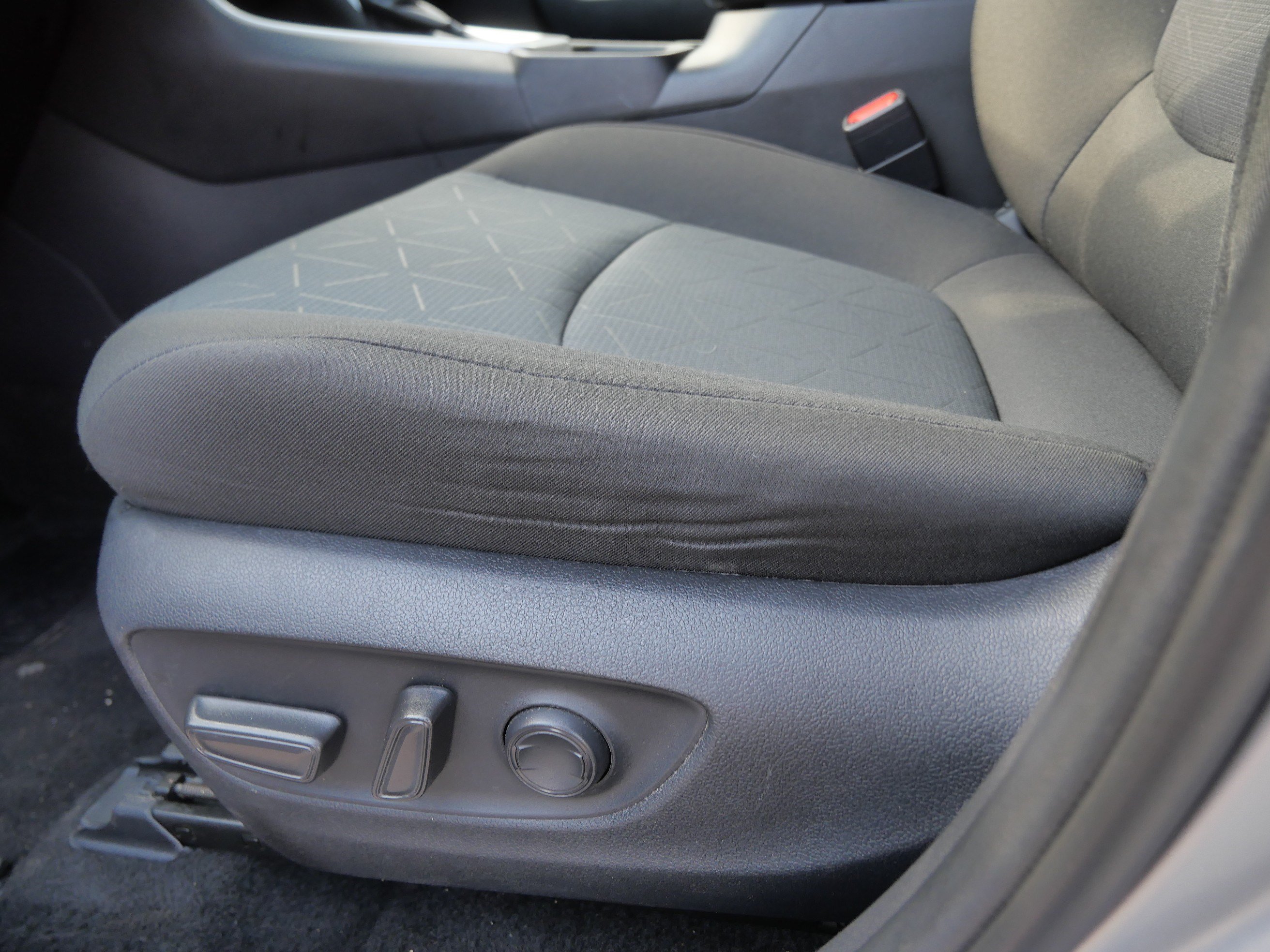 2024 Toyota RAV4 XLE - Photo 20