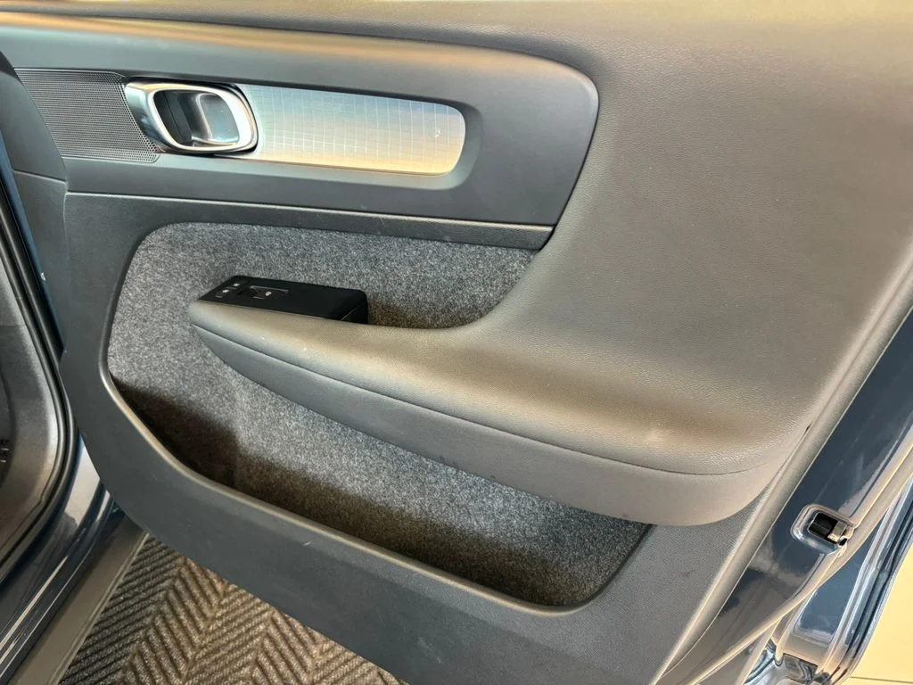 Used 2022 Blue Volvo Momentum image 24