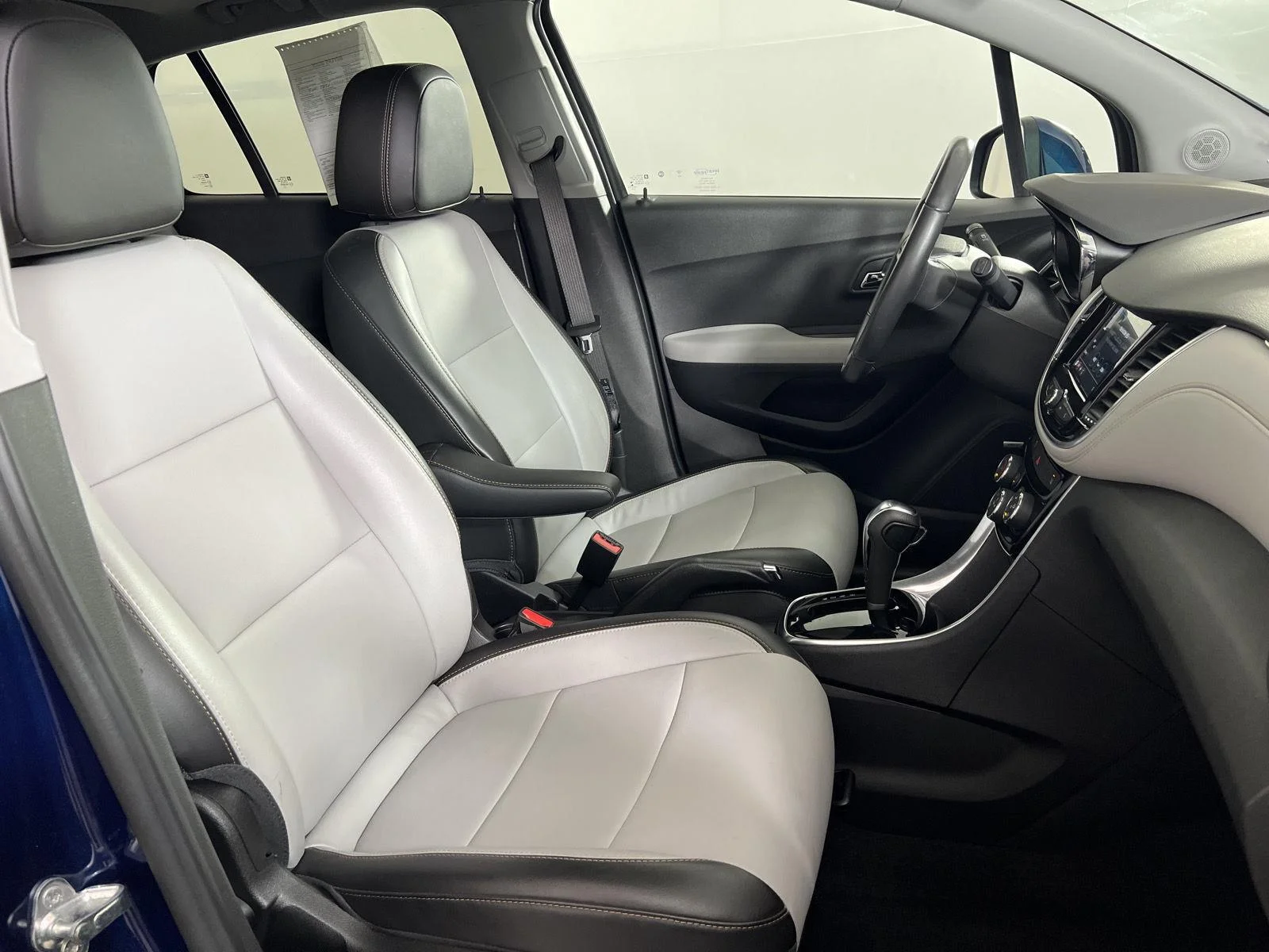 Used 2019 Pacific Blue Metallic Chevrolet Premier image 37