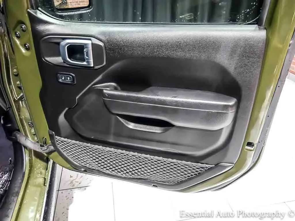 Used 2023 Green Jeep 4x4 image 31