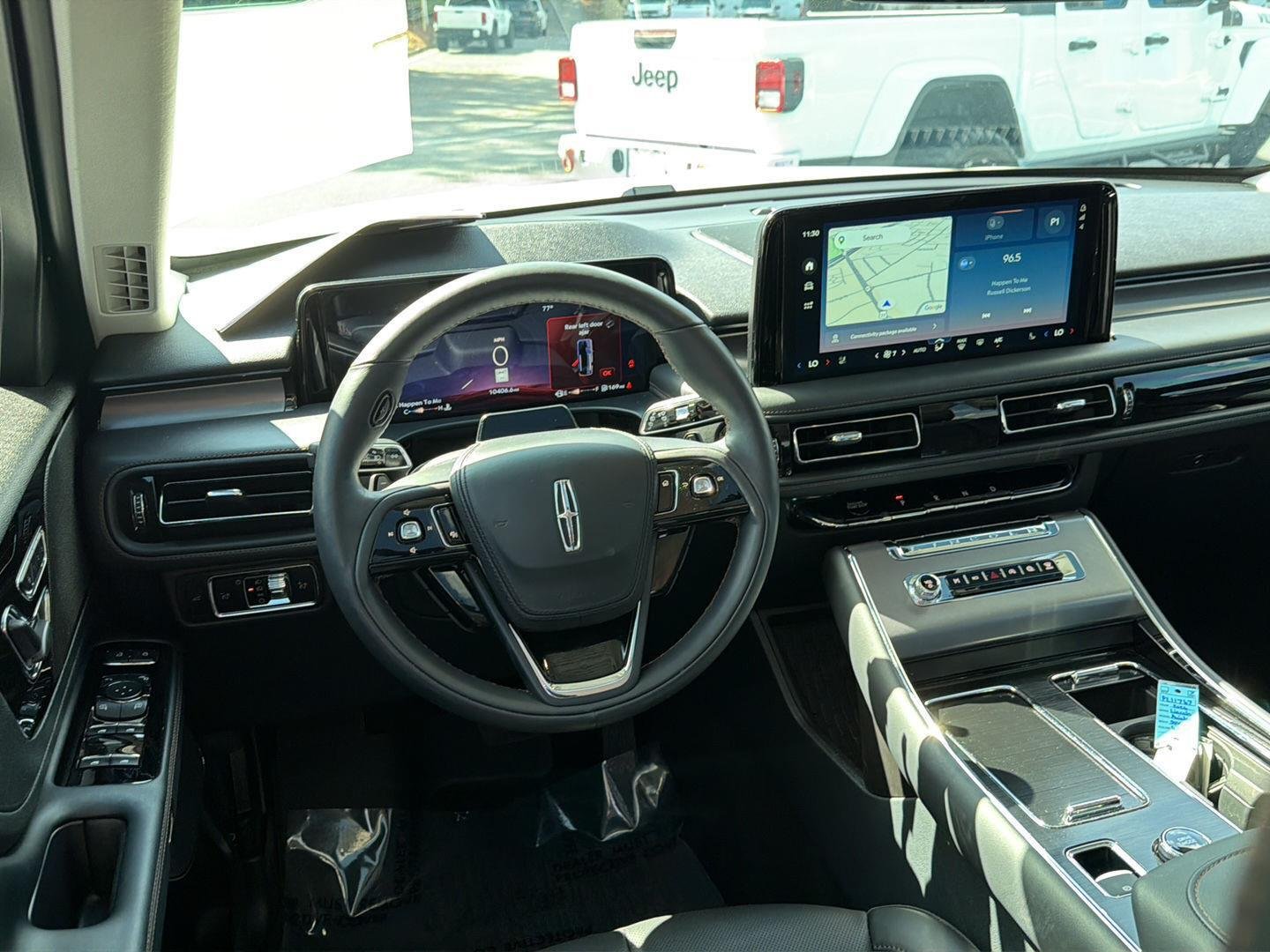 Used 2026 Pristine White Metallic Tri-Coat Lincoln Premiere image 20