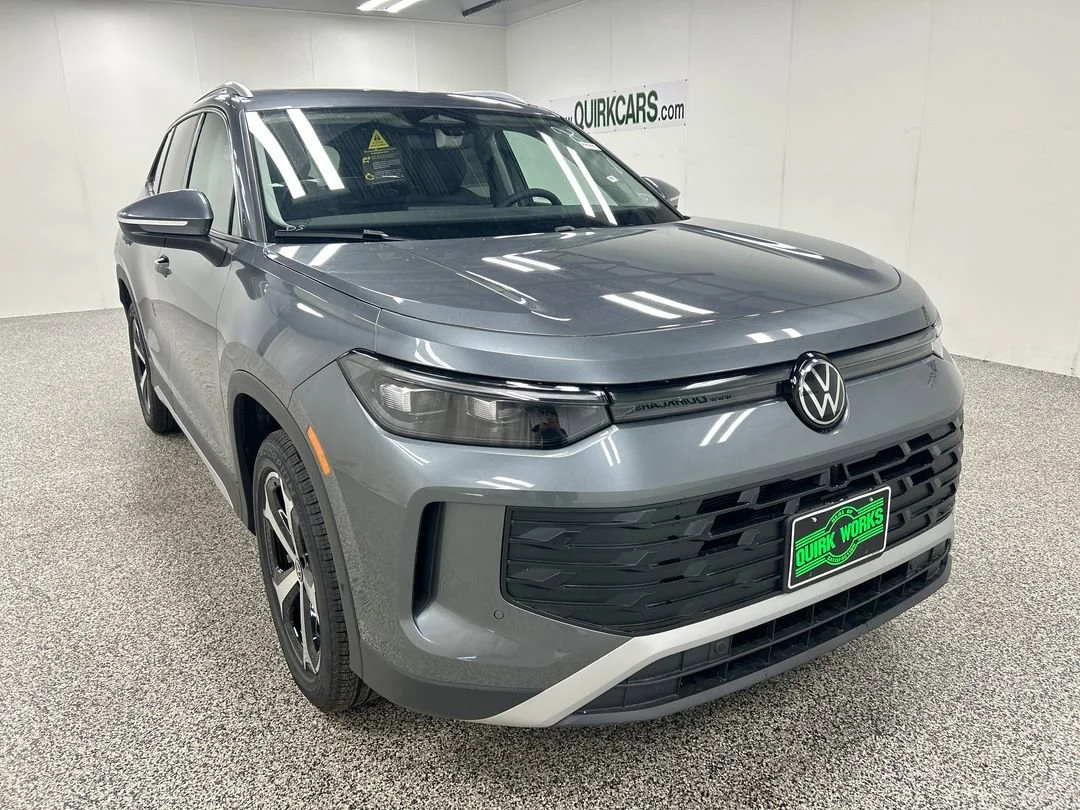 New 2026 Platinum Gray Metallic Volkswagen SE image 3