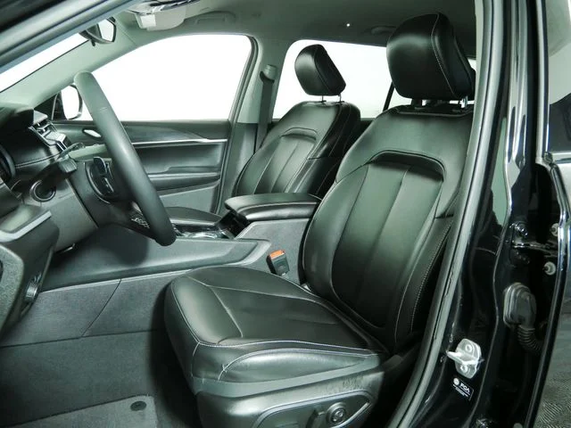 Used 2023 Black Jeep Limited image 22