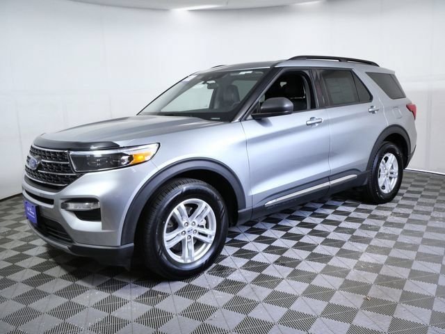 Used 2024 Silver Ford XLT image 5