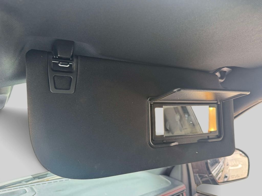 Used 2022  Ford Limited image 30