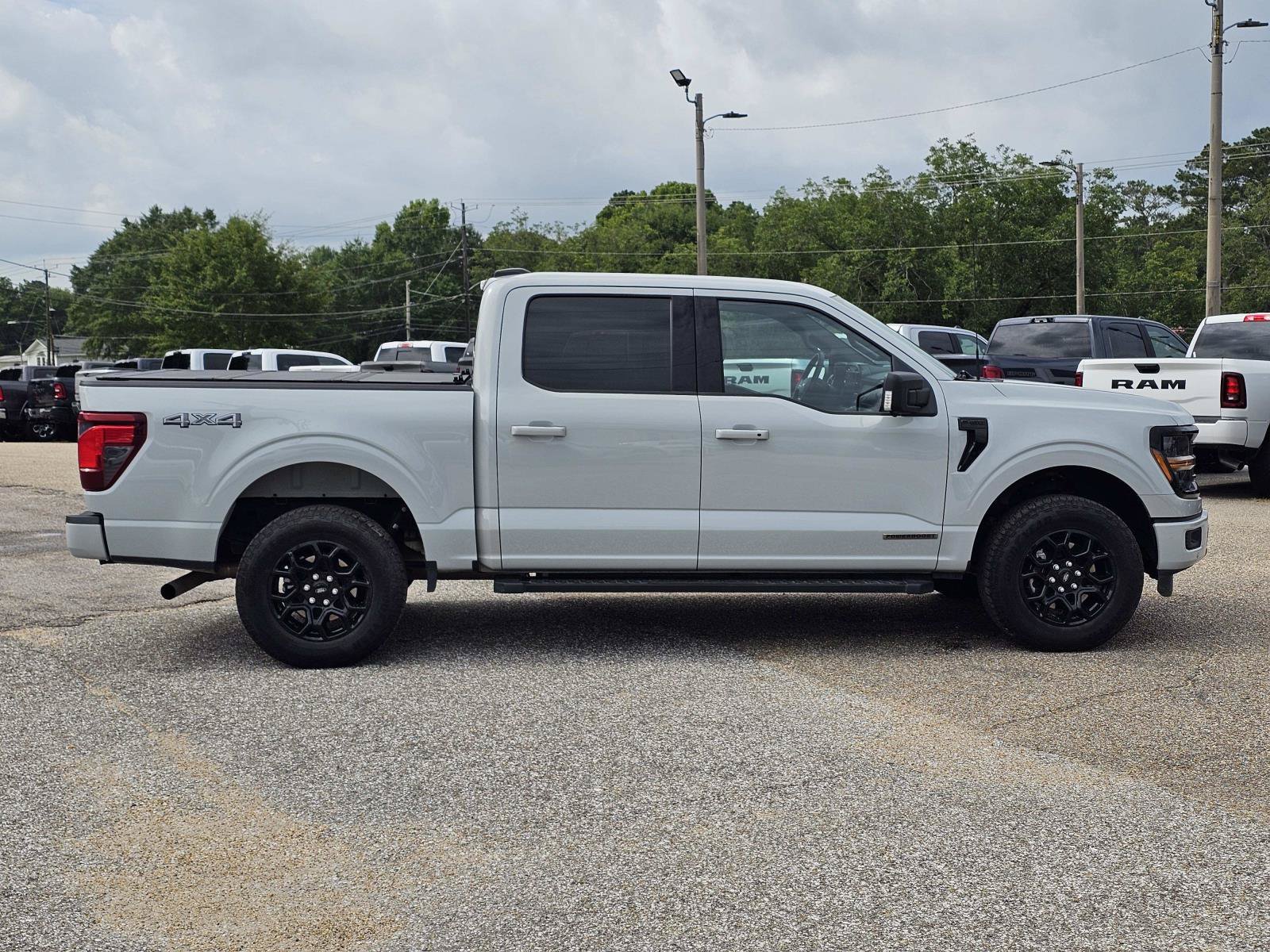 2024 Ford F-150 XLT - Photo 9