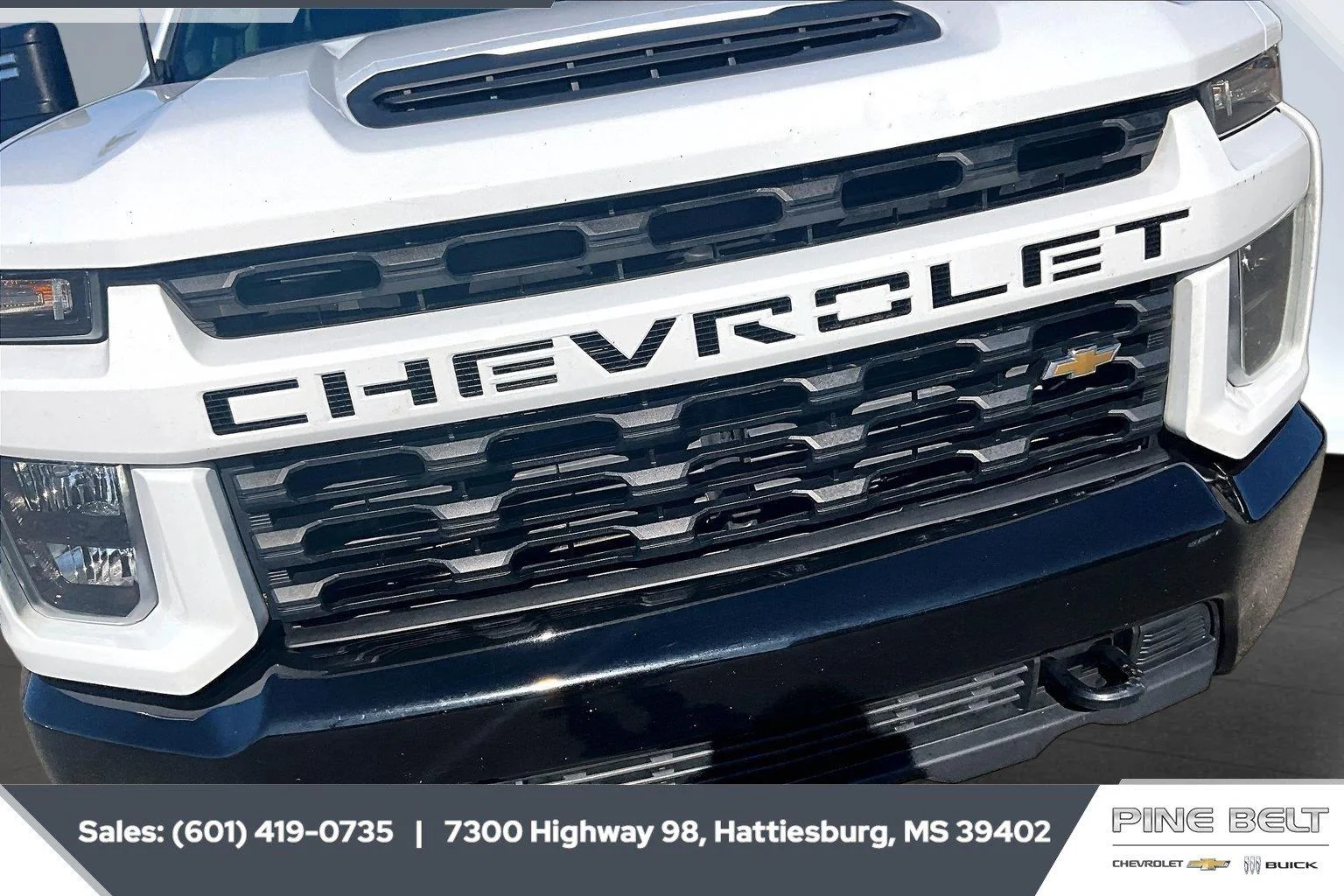 Used 2021 Summit White Chevrolet Custom image 22