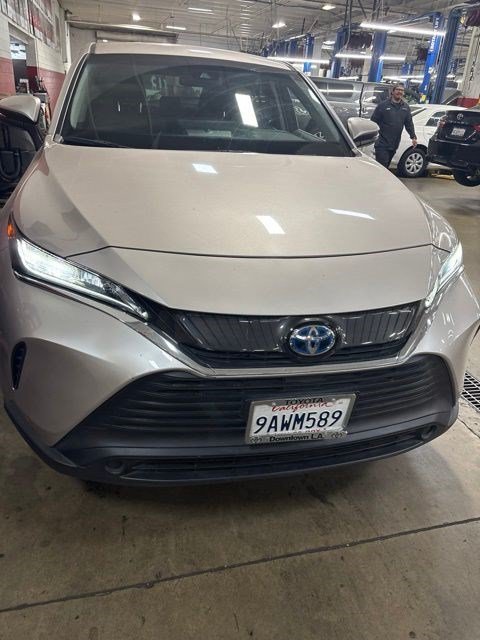 Used 2022 Titanium Glow Toyota LE image 5