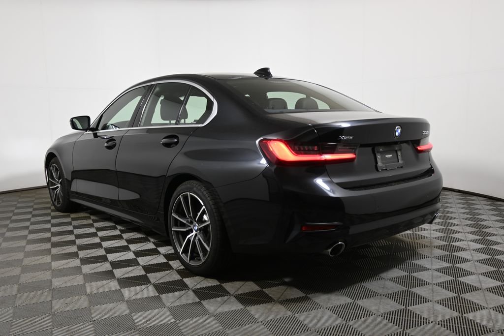 Used 2021 Black Sapphire Metallic BMW 330i xDrive image 9