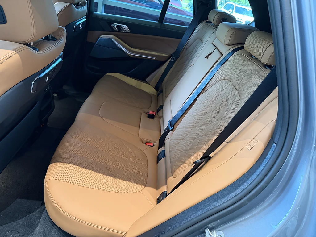 New 2026 Skyscraper Grey Metallic BMW xDrive40i image 13