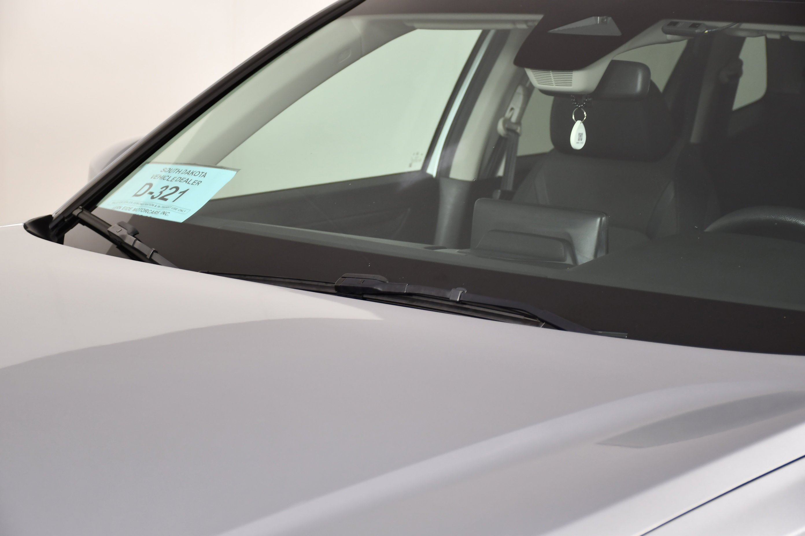Used 2025 Solar Silver Metallic Honda LX image 12