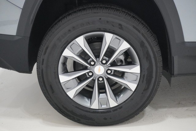 2027 Chevrolet Equinox LT - Photo 6