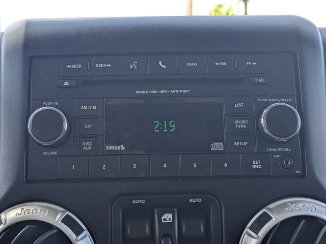 Used 2015 Green Jeep Unlimited Sahara image 20