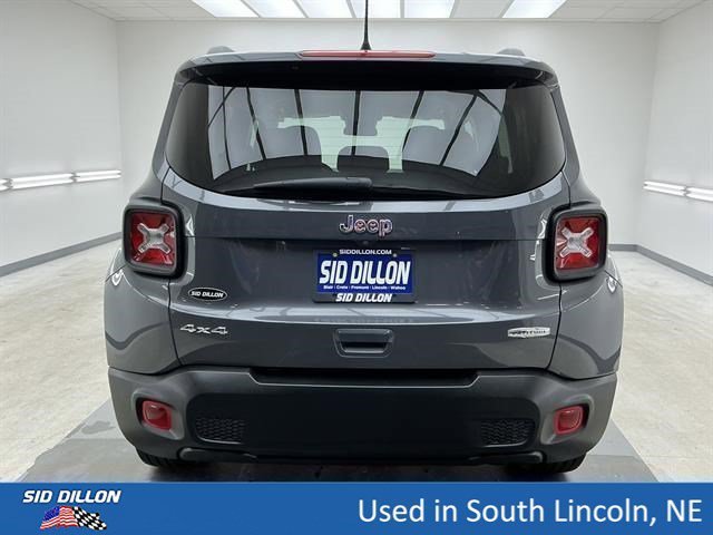 Used 2022 Graphite Gray Jeep Latitude image 5