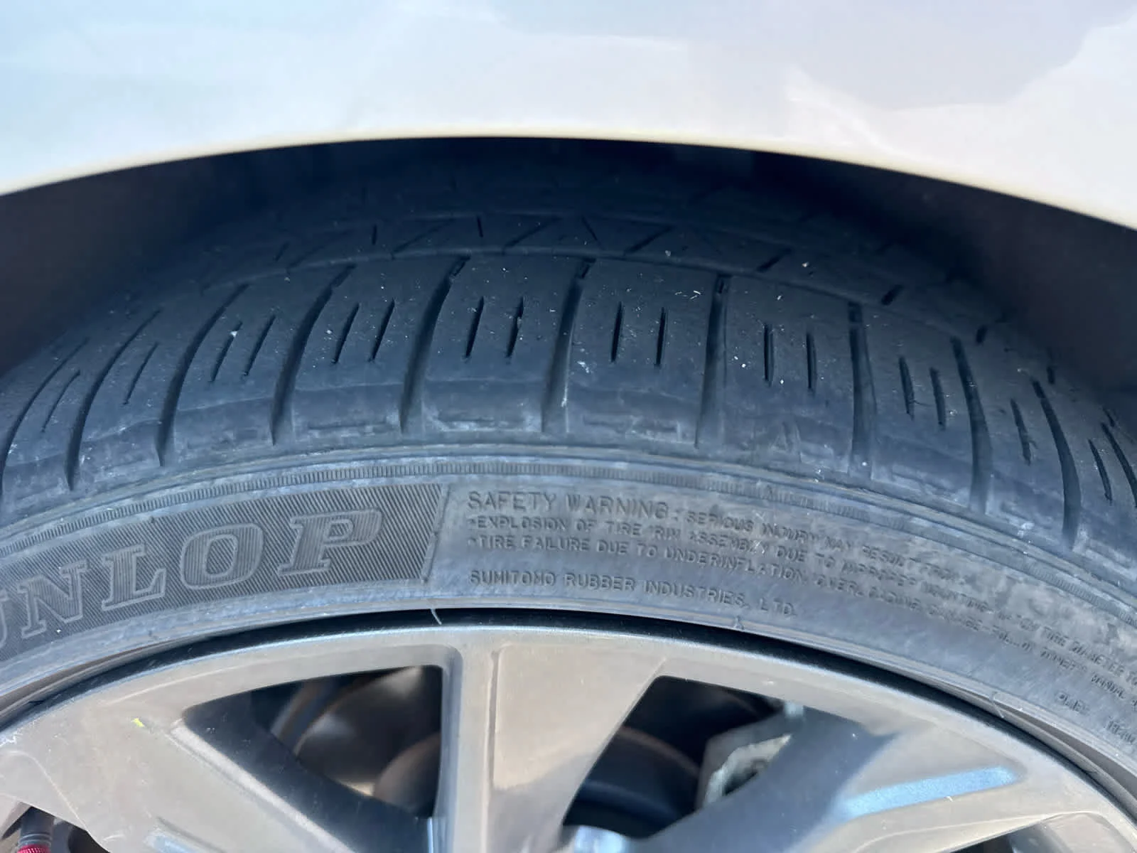 Certified Used 2025 Classic Silver Metallic Toyota SE image 5