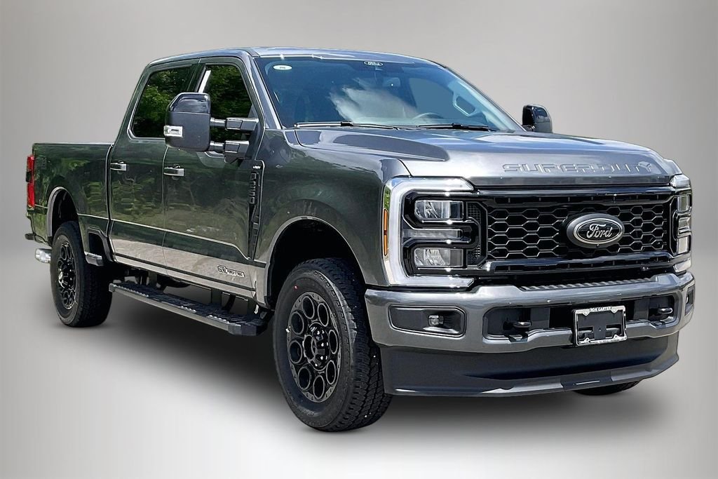New 2026 Ford Super Duty F-250 Lariat 4D Crew Cab