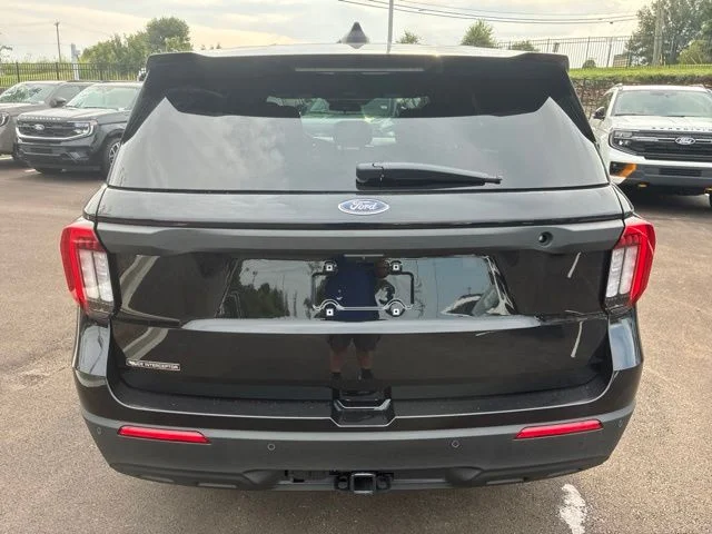 New 2026 Black Ford Base image 4