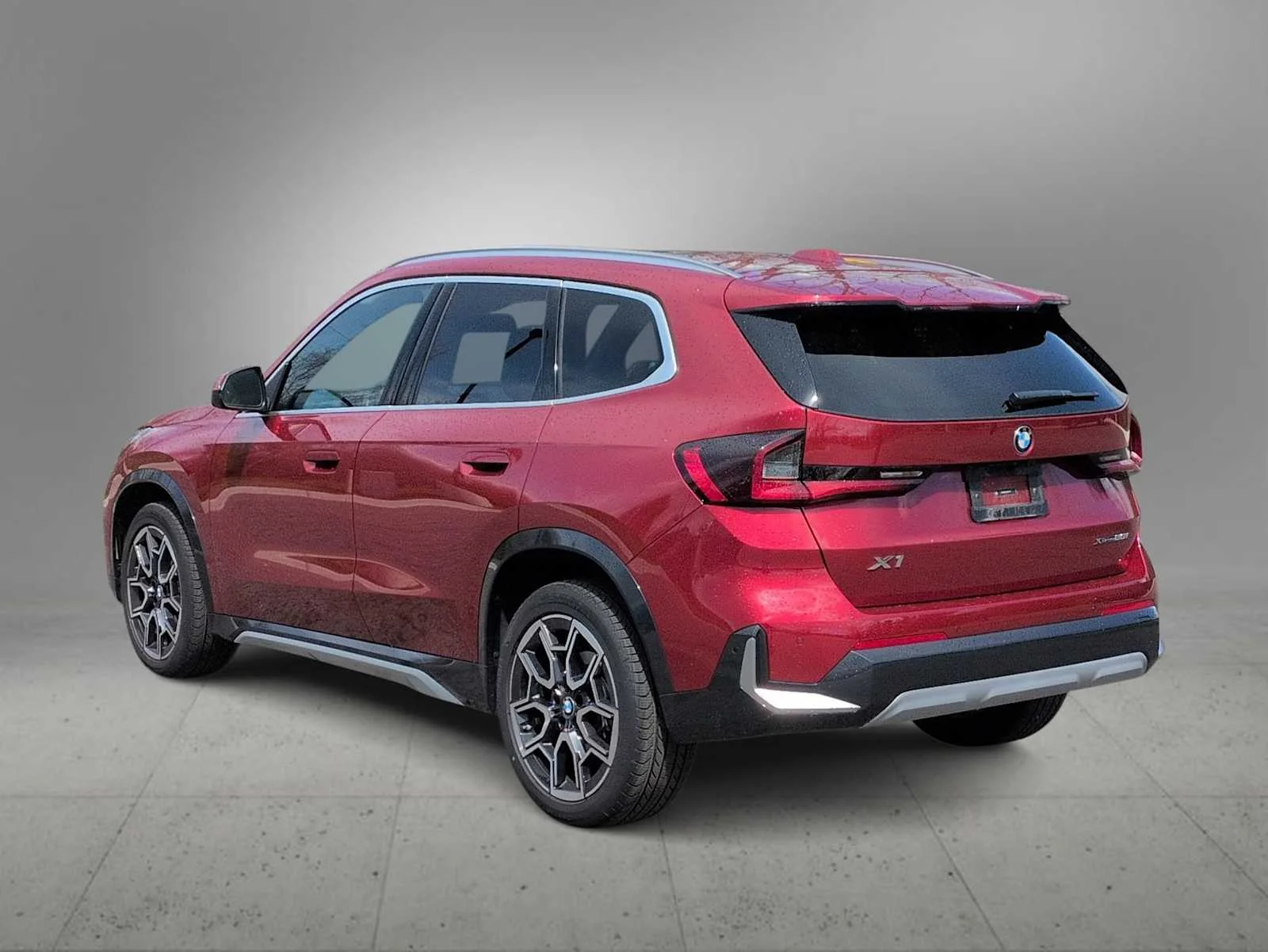New 2026 Vegas Red Metallic BMW xDrive28i image 6