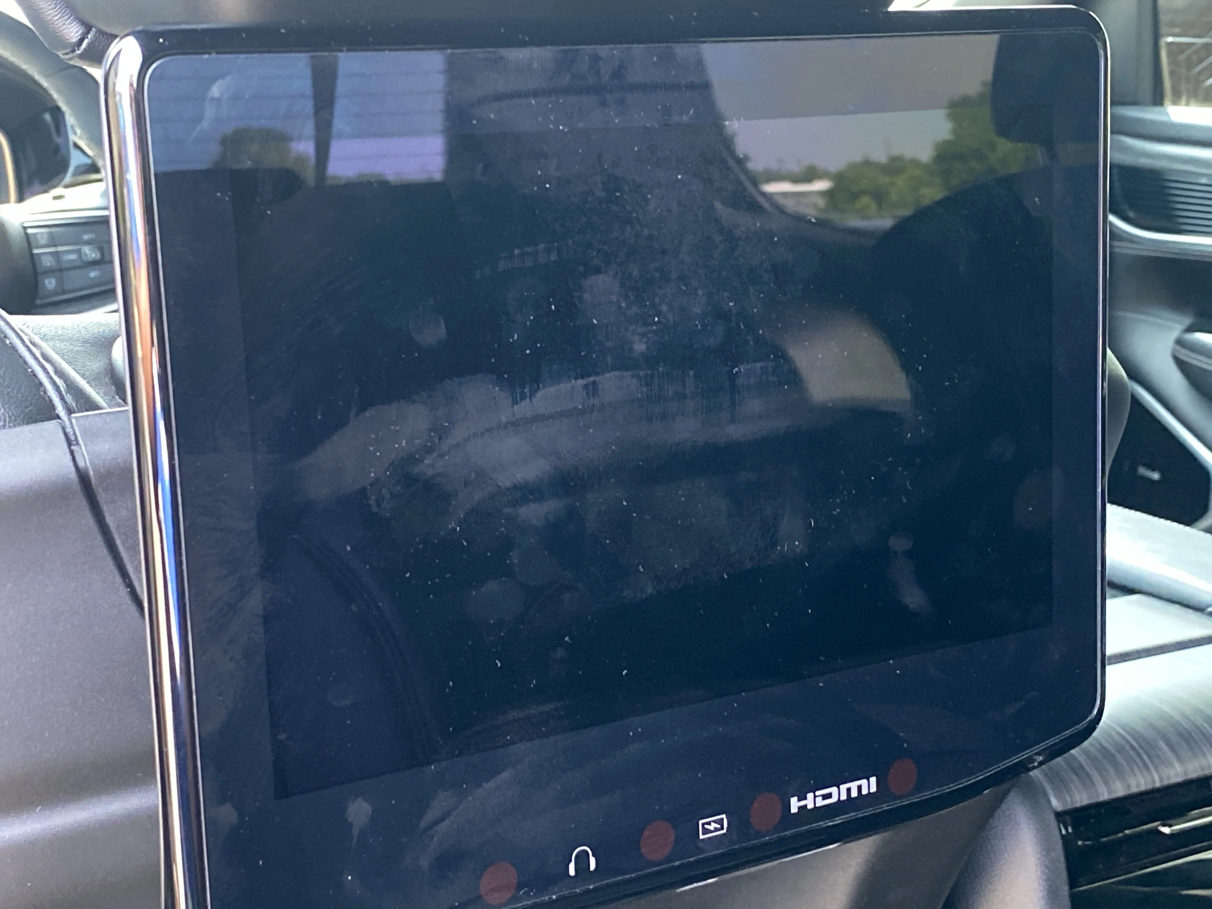 Used 2023 Diamond Black Crystal Pearlcoat Jeep Series III image 19