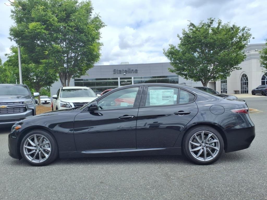 2025 Alfa Romeo Giulia Base - Photo 15