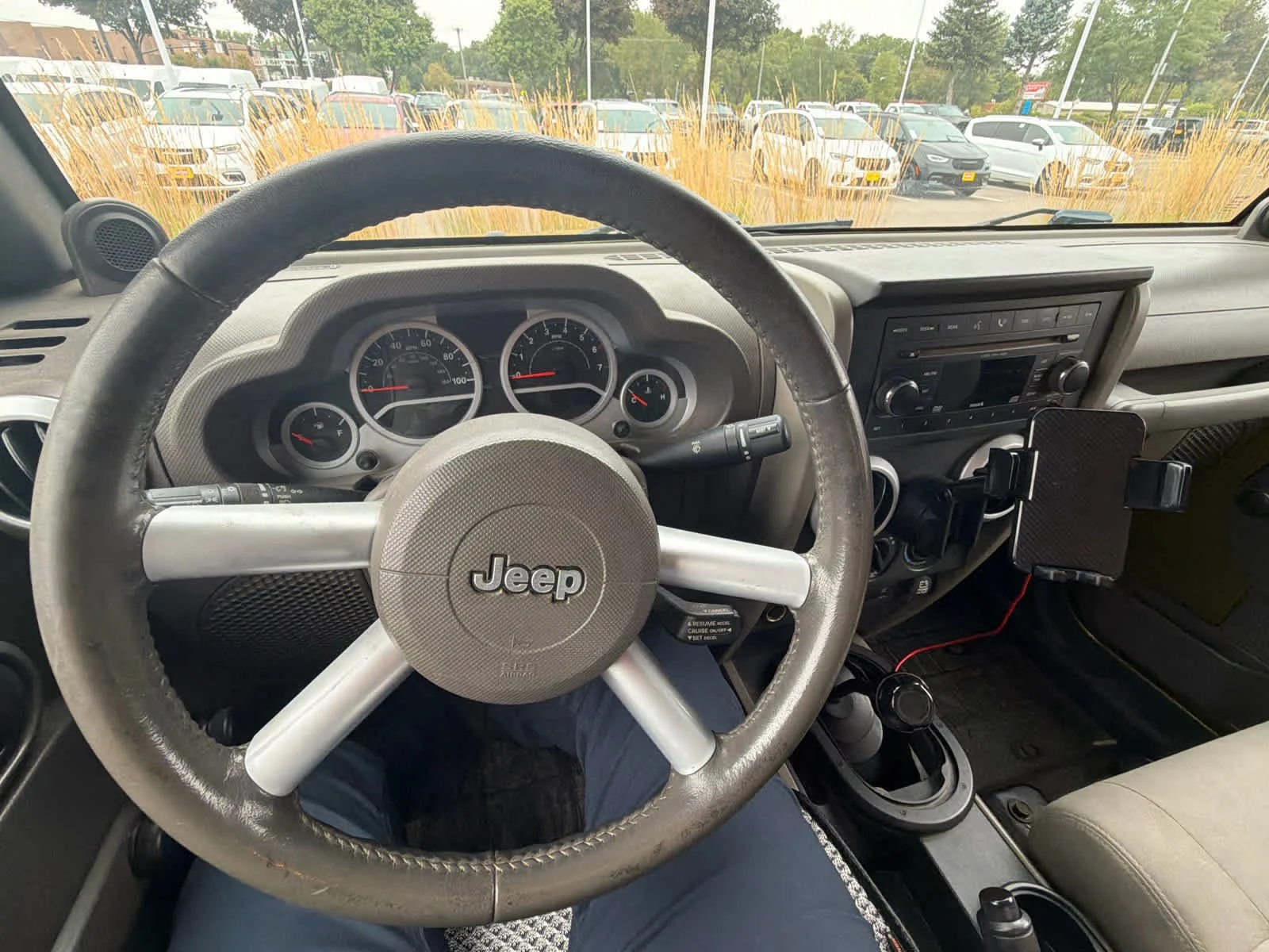 Used 2008 Rescue Green Metallic Jeep Sahara image 7