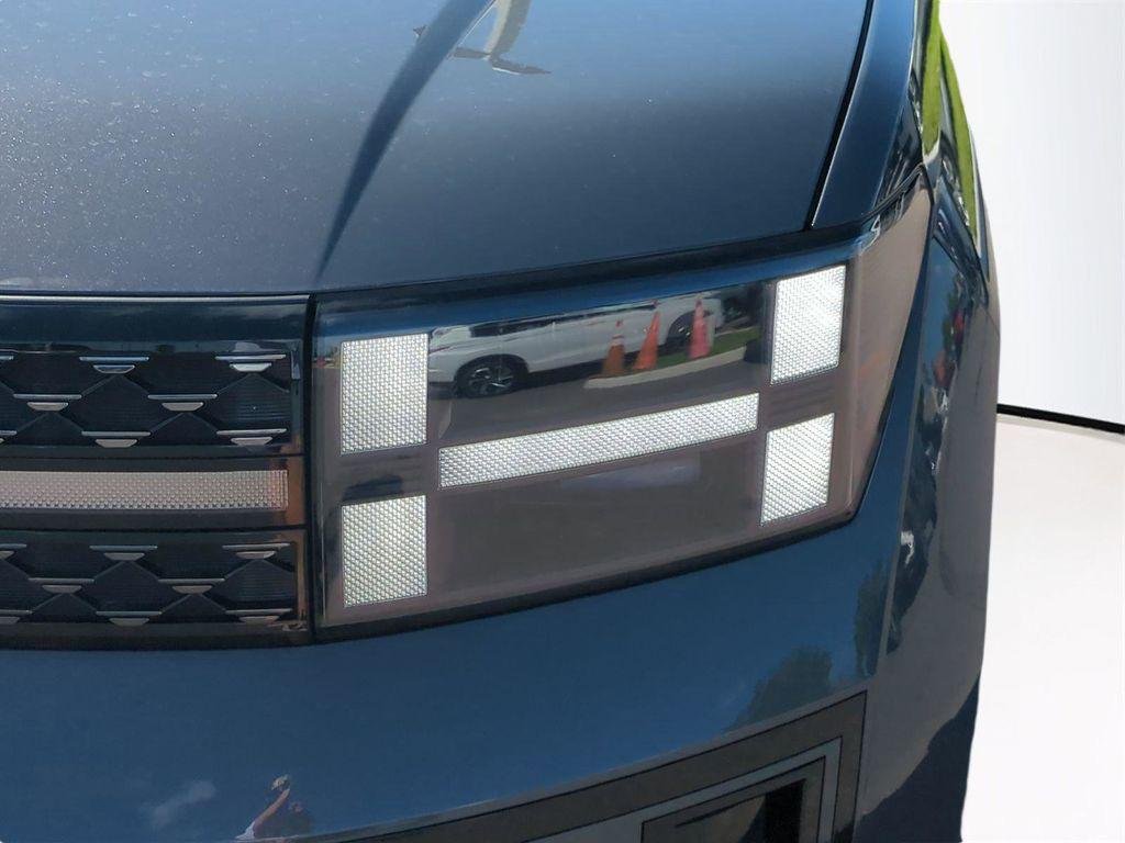 New 2026 Gray Hyundai Calligraphy FWD image 10