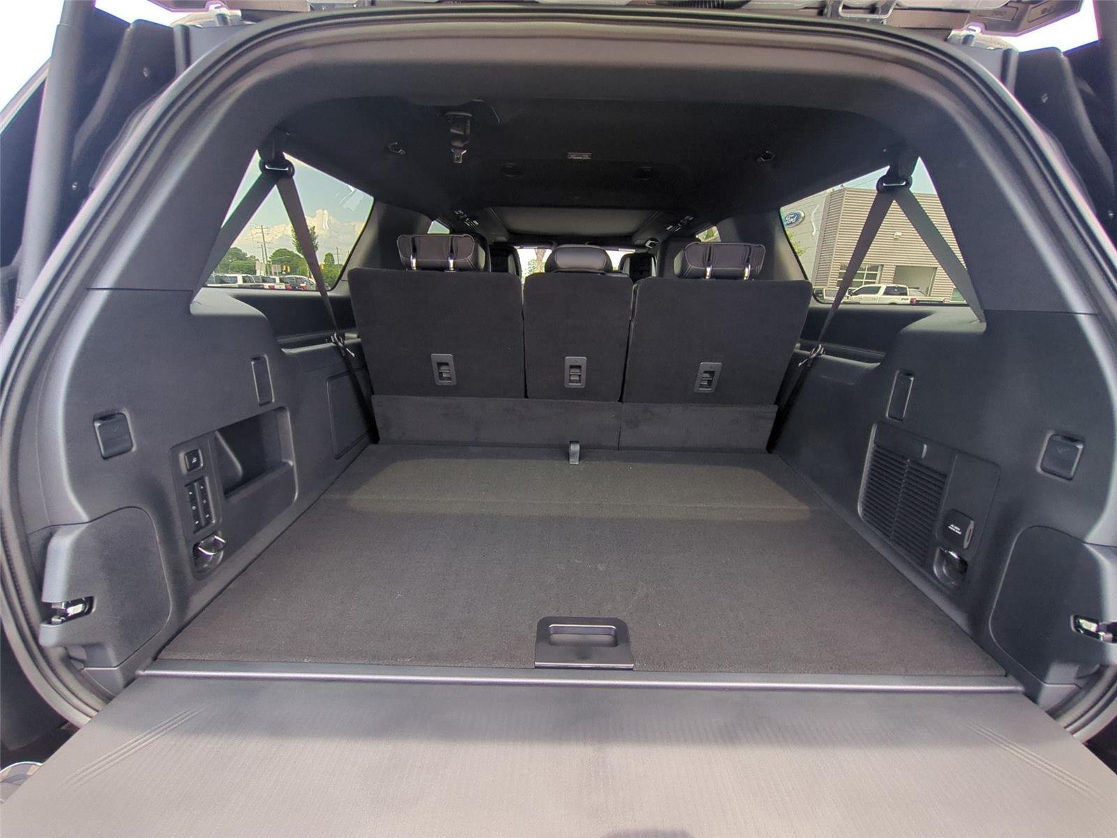 New 2026 Glacier Gray Metallic Tri-Coat Ford MAX Platinum® image 37