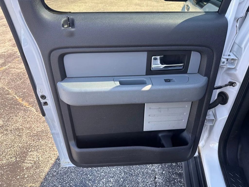 Used 2012 White Ford XLT image 26