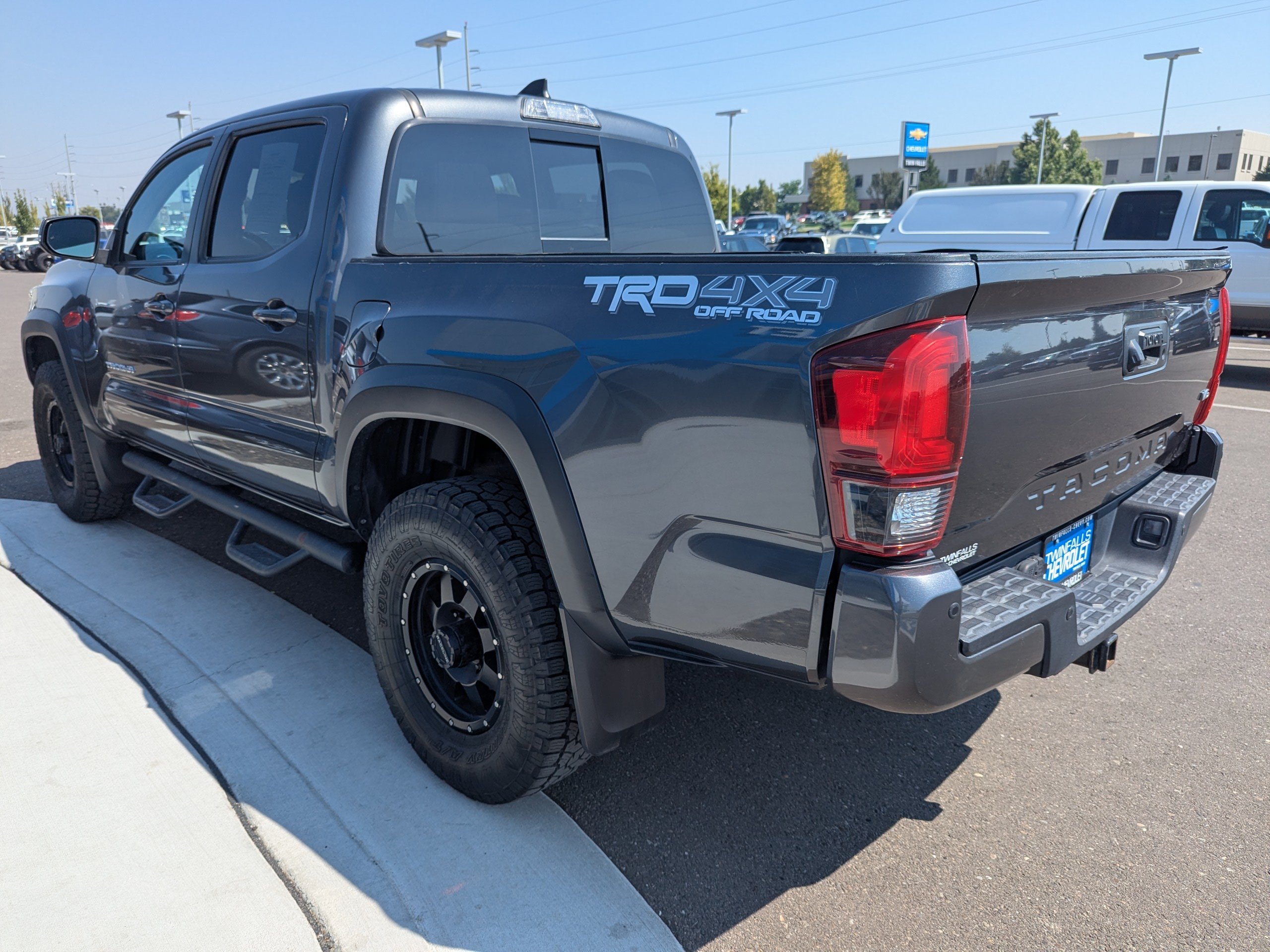Used 2018  Toyota SR image 28