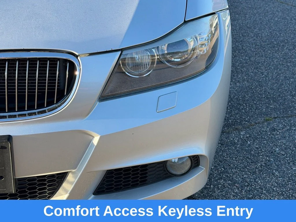 Used 2011  BMW 335i xDrive image 11