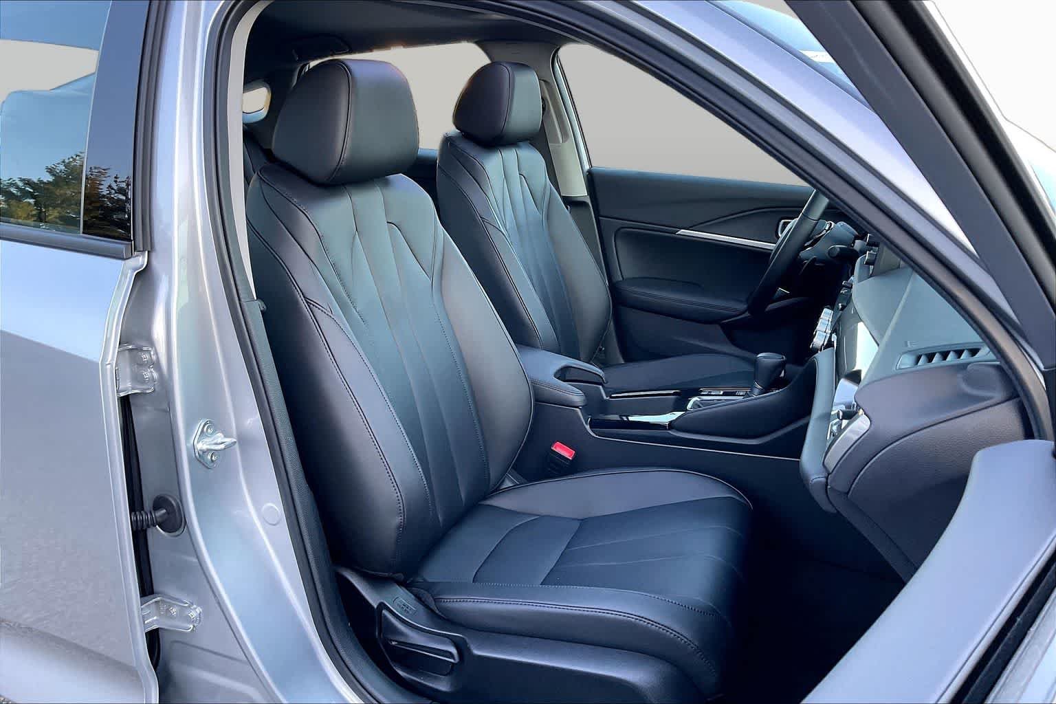 Certified Used 2025 Lunar Silver Metallic Acura  image 9